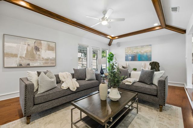 10 Valley Wood Court, Trophy Club, TX 76262