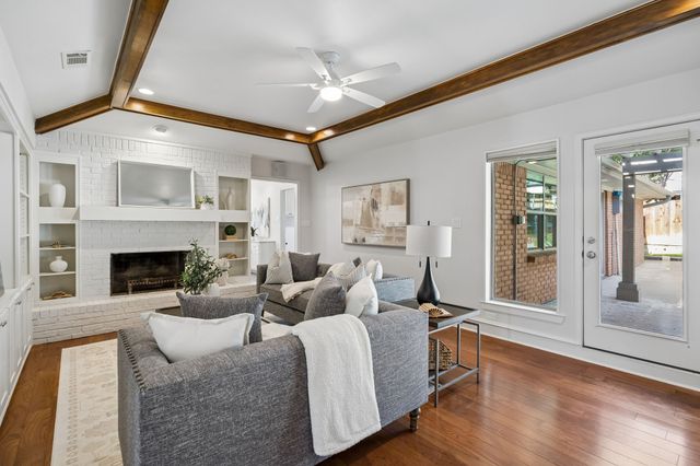 10 Valley Wood Court, Trophy Club, TX 76262