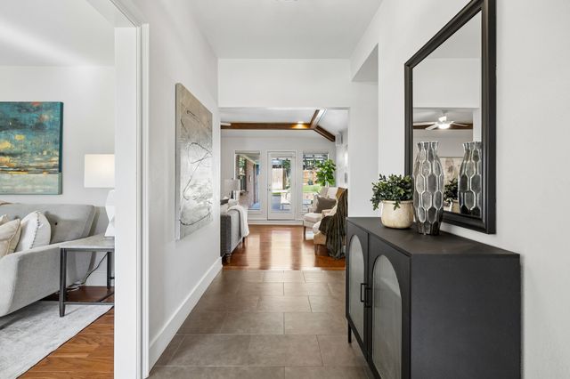10 Valley Wood Court, Trophy Club, TX 76262
