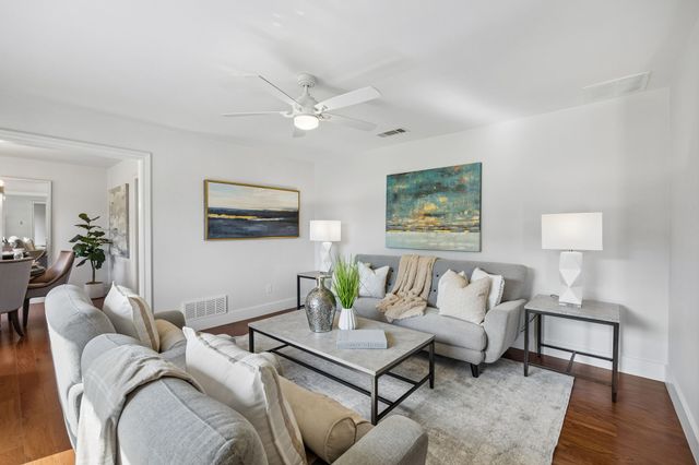 10 Valley Wood Court, Trophy Club, TX 76262
