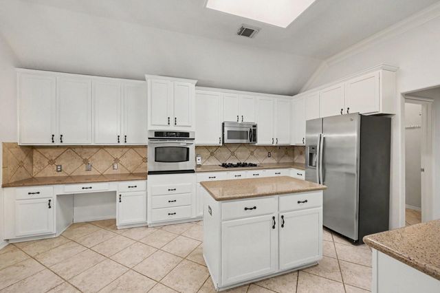 2418 Blue Water Bay Drive, Katy, TX 77494