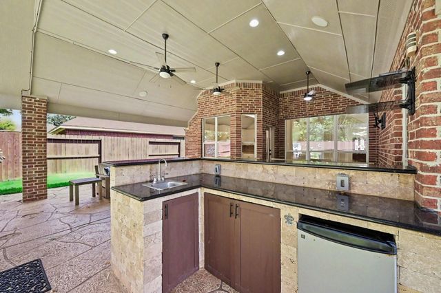 2418 Blue Water Bay Drive, Katy, TX 77494