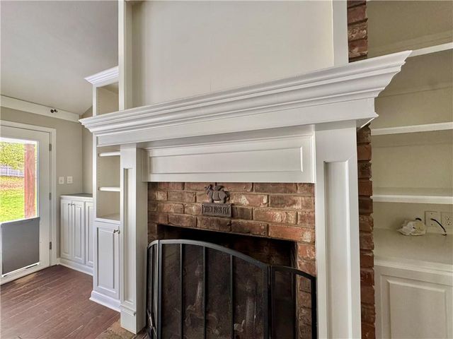 106 WOODCREEK Loop, Pineville, LA 71360