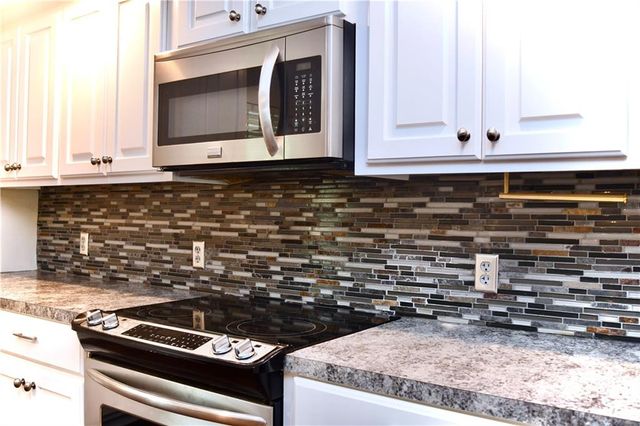 106 WOODCREEK Loop, Pineville, LA 71360