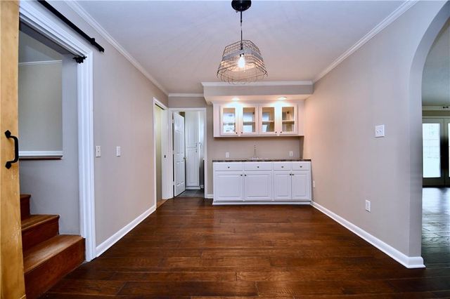 106 WOODCREEK Loop, Pineville, LA 71360