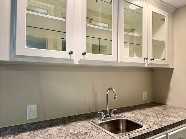 106 WOODCREEK Loop, Pineville, LA 71360