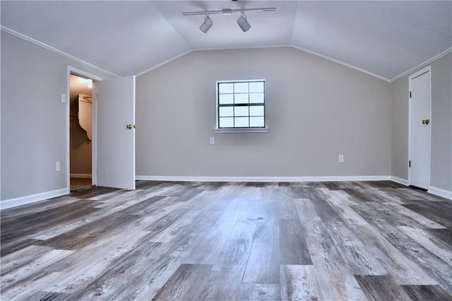 106 WOODCREEK Loop, Pineville, LA 71360