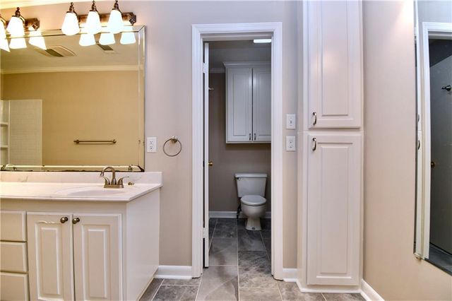 106 WOODCREEK Loop, Pineville, LA 71360