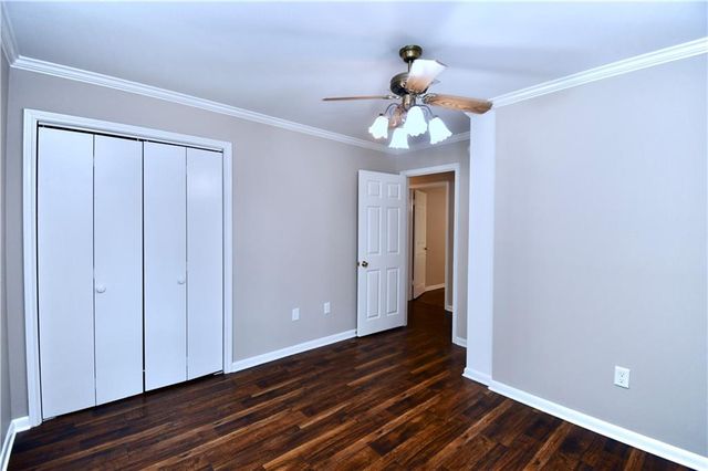 106 WOODCREEK Loop, Pineville, LA 71360