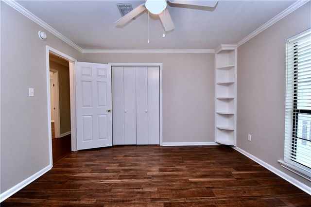 106 WOODCREEK Loop, Pineville, LA 71360