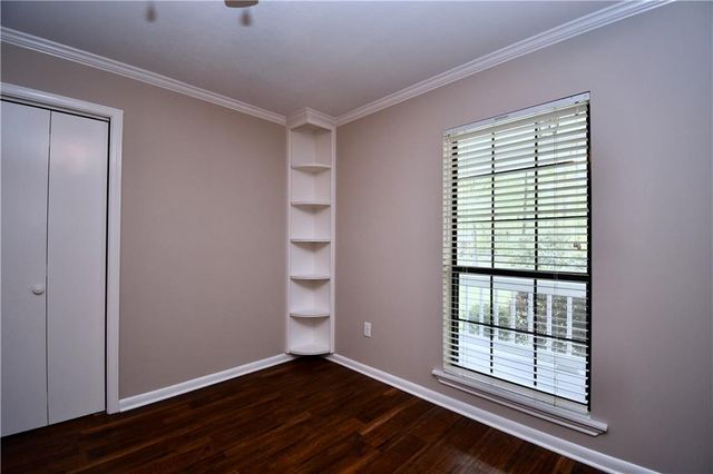 106 WOODCREEK Loop, Pineville, LA 71360