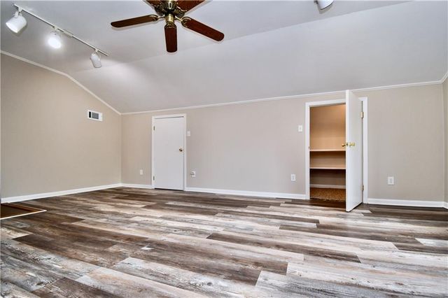 106 WOODCREEK Loop, Pineville, LA 71360