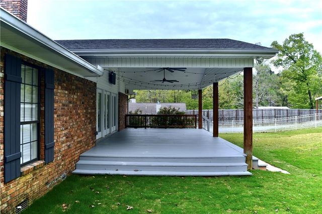 106 WOODCREEK Loop, Pineville, LA 71360