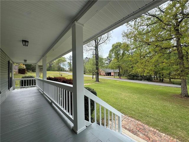 106 WOODCREEK Loop, Pineville, LA 71360