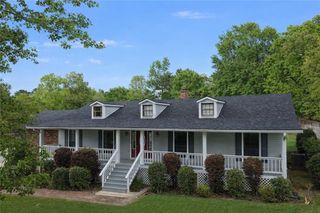 106 WOODCREEK Loop, Pineville, LA 71360