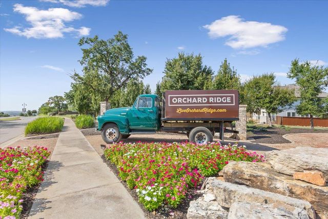 301 Majestic Cedar CT, Liberty Hill, TX 78642