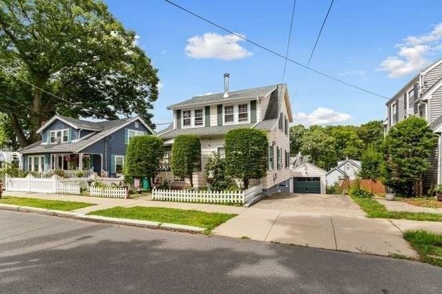 42 Piedmont St, Lynn, MA 01904