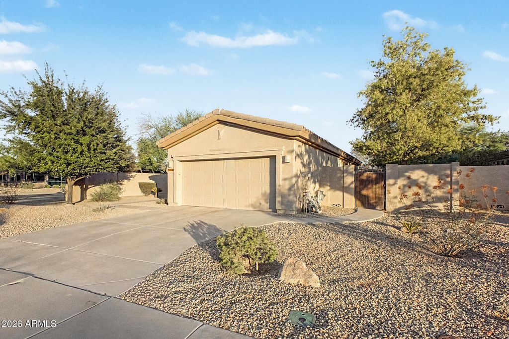 14007 W EDGEMONT Avenue, Goodyear, AZ 85395 — photo 4