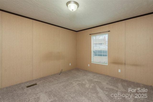 332 Richmond Avenue, Swannanoa, NC 28778