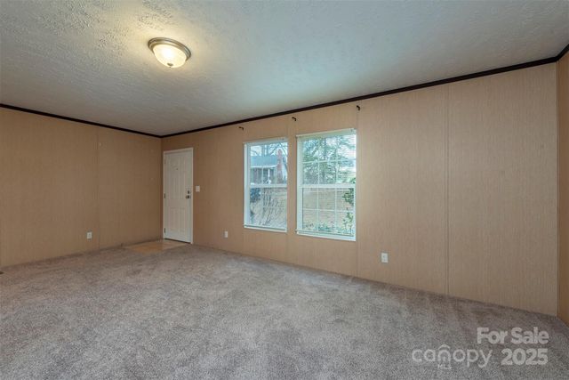 332 Richmond Avenue, Swannanoa, NC 28778