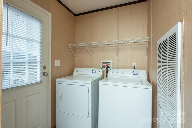 332 Richmond Avenue, Swannanoa, NC 28778