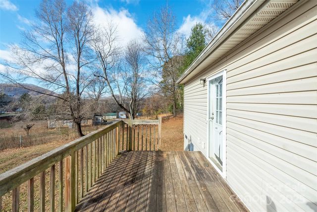 332 Richmond Avenue, Swannanoa, NC 28778