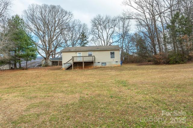 332 Richmond Avenue, Swannanoa, NC 28778