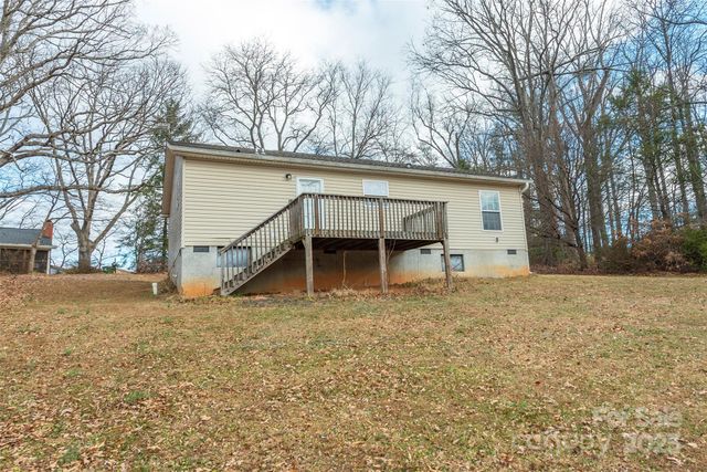 332 Richmond Avenue, Swannanoa, NC 28778
