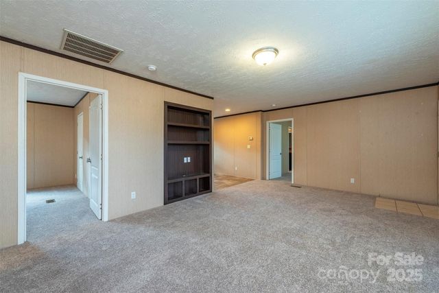 332 Richmond Avenue, Swannanoa, NC 28778