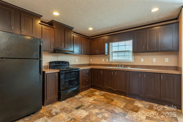 332 Richmond Avenue, Swannanoa, NC 28778