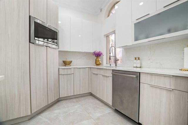 1427 Seagrape Circle, Weston, FL 33326