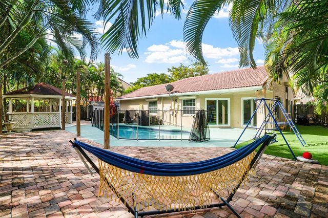 1427 Seagrape Circle, Weston, FL 33326