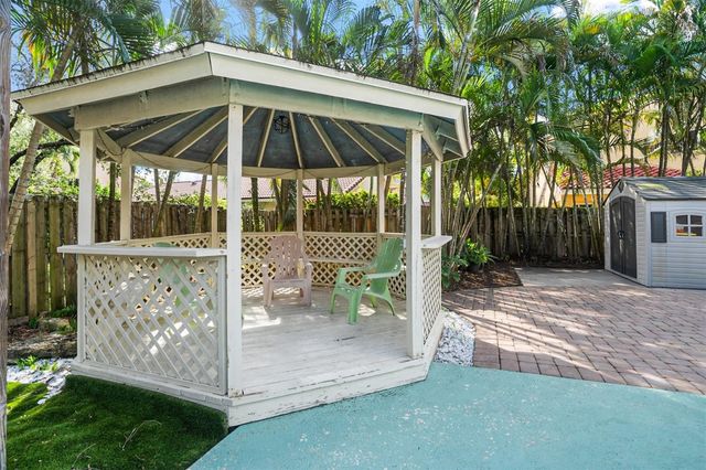 1427 Seagrape Circle, Weston, FL 33326