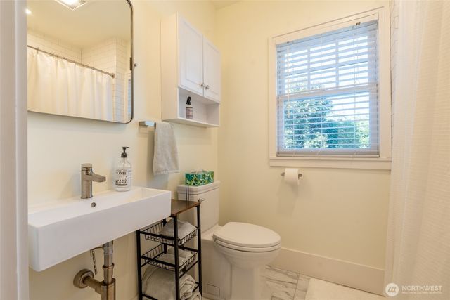 2218 E McGraw Street, Seattle, WA 98112