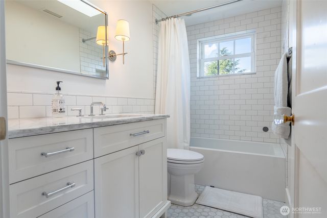2218 E McGraw Street, Seattle, WA 98112