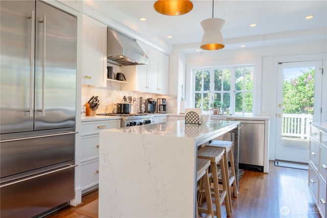 2218 E McGraw Street, Seattle, WA 98112