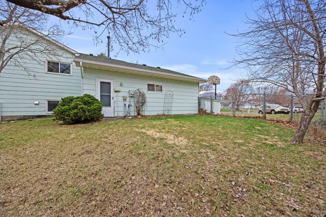 8407 Norway Street NW, Coon Rapids, MN 55433