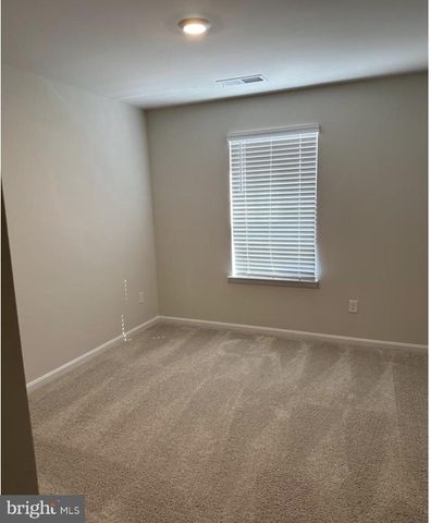 219 CENTERGATE DR, Charles Town, WV 25414