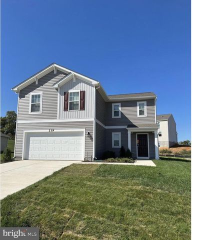 219 CENTERGATE DR, Charles Town, WV 25414