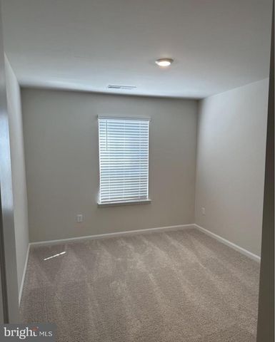 219 CENTERGATE DR, Charles Town, WV 25414