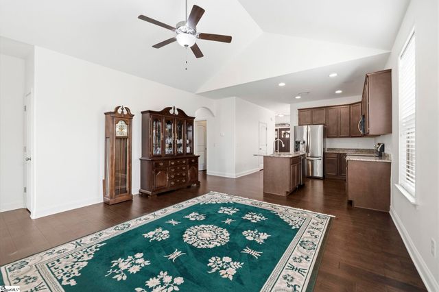 120 Bur Oak Drive, Taylors, SC 29687