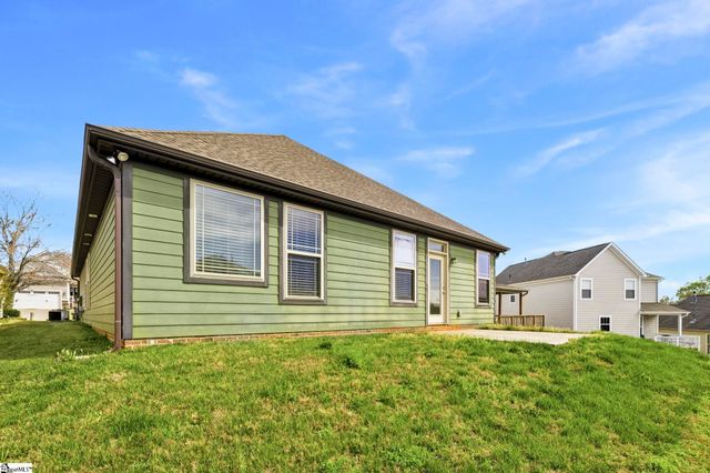 120 Bur Oak Drive, Taylors, SC 29687