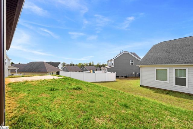 120 Bur Oak Drive, Taylors, SC 29687