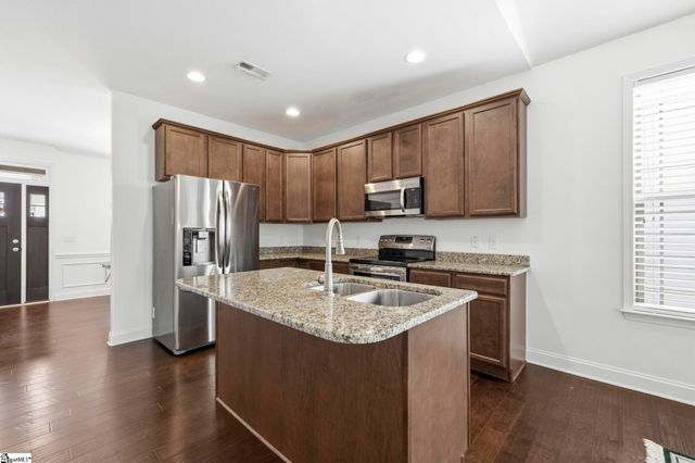 120 Bur Oak Drive, Taylors, SC 29687