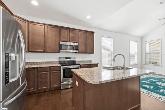 120 Bur Oak Drive, Taylors, SC 29687