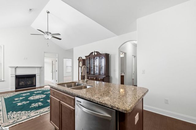 120 Bur Oak Drive, Taylors, SC 29687