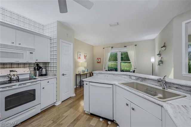 1345 Charleston Square DR 5-102, Naples, FL 34110