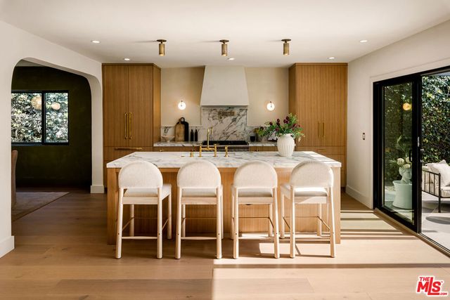 13114 Addison Street, Sherman Oaks, CA 91423