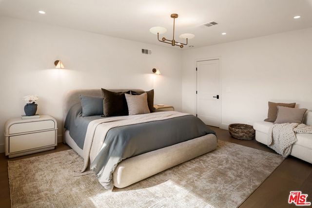 13114 Addison Street, Sherman Oaks, CA 91423