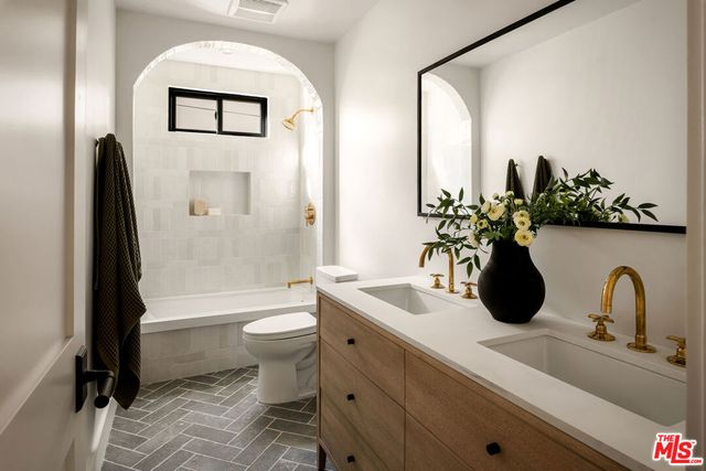 13114 Addison Street, Sherman Oaks, CA 91423